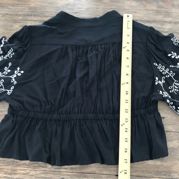 Sabina Musayev Revolve size Medium Black Cropped Embroidered Sleeve Top Designer - Picture 3 of 5